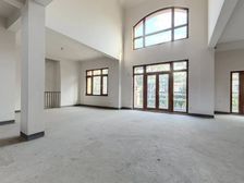 见山独栋 优质户型 楼栋位置好 上下四层 南北花园280平