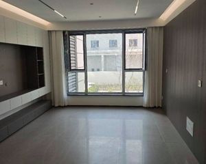 文化对面,北海路旁,精装修,大三室。现房带装修