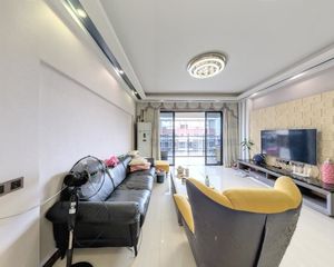 胜坚怡景湾 110万 3室2厅1卫 精装修,直接入住抄底价!