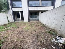 捡漏别墅招商云鼎府地铁口公园旁 朝南向采光好一楼有花园