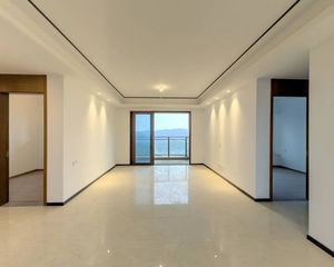 全新没住过 南北双阳台南望滴水岩公园 北望大夫山公园