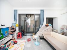 龙华鸿荣源壹成中心花园5区四房,拎包入住,车位充足,人车分流