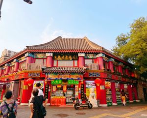 年租金50万 临街把角旺铺出售 10年租约 10个车位!