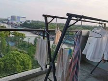 山康6楼带阁楼,毛坯房出售, 房源仅售85万,产权清晰!