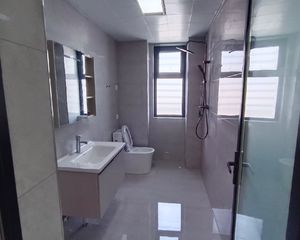万博旁 小高层 地暖 三室精装修,看房方便