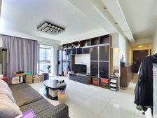 中华旁电梯三房!靠近13号线真北路,电梯中区,商品房