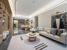 地铁 2 号线常宁宫站,主打刚需与刚改户型。