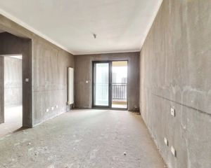 汇泉城2号院精致两房,不临高铁高架,中间楼层