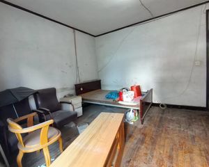 莲花公寓(普陀) 2室1厅1卫 精装修 240万元