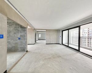 建发央著大四房东边户不靠马路园林景观