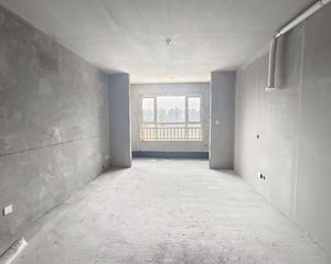 次新小区,莲池实验九年植物园旁中间楼层双阳户型,毛坯房好装修