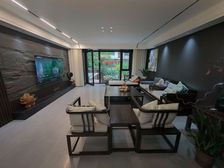 紧邻地铁,全明户型,低楼层,精装修,带车位