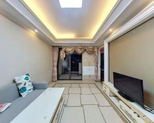 万科翡丽郡 精装可拎包入住 近地铁 车位充足 商品房 电梯房