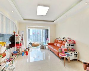 桐梓林壹号 全南户型,中间楼层阳台落地窗,装修保养好带暖气