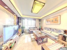 《双地铁》 《南北通透》一梯两户