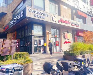 (10天全款)三里屯酒馆!年轻人聚集地!5年租约!稳定!
