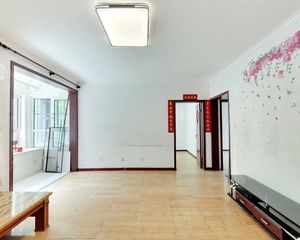 泰河园一里一区114平南北通透三居双卫带电梯即买即住