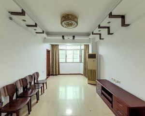 云东小区 3室2厅 96平