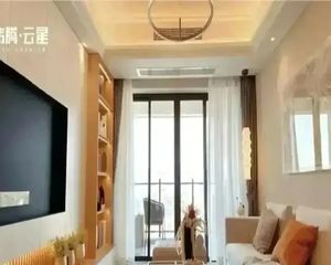 白云黄边鹤龙南向三居 满五简装中层业主直降急售可谈 送车位