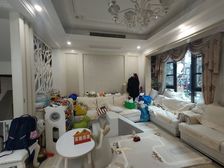 顶楼复式 带大花园地下室 华政附属 万达广场商业圈 诚心出售