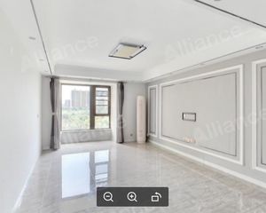 西工区 王城公园 升龙广场C区 三室 精装修 看公园景观