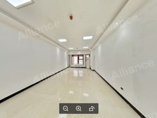 西工区 王城公园旁边 升龙广场C区 精装修一室 低价出售