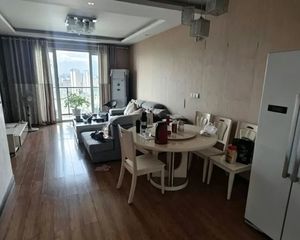 急卖 交通便捷 商业配套成熟 近地铁 中间楼层 拎包入住