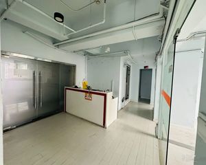 八佰伴水电煤全通丨亏100万急卖丨高区边套双面窗