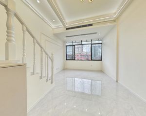 龙王庙正街122号3室2厅南