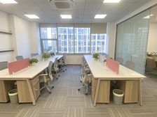 1号线地铁口!层高3米办公舒适视野开阔!218平带家具隔断