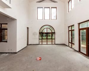 闹中取静,独栋别墅,主卧朝南,带露台