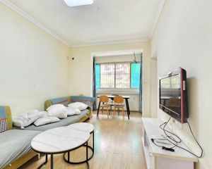 群康路40号 二环边繁华地段,距离西南财大地铁口B出口近