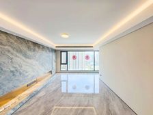 精装修带中央空调 落地大阳台 视野采光一览无余楼层好