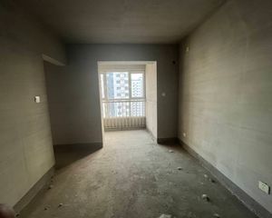 省医院对面电梯新房交通便利生活方便双阳两居纯毛坯看房方便