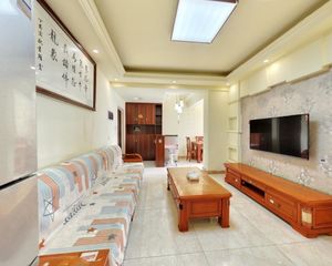 绿地国际花都三期2室2厅东南