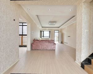 边城香格里 5室3厅 东南