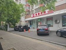 朝阳望京,地铁口旁,大药房租户,57平米,急售可谈