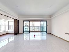 华润仁恒·公园四季 4室2厅2卫 精装修 130万元