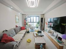 商品住宅 精装可拎包入住 双卫生间 房龄新 南北通透 近地铁