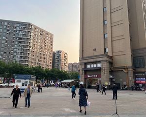 犀浦百草路地铁口 红旗连锁年收12万 地铁口 学校门口