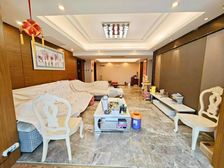 白塔路 七彩俊园 东南向 四室两厅双卫 中间楼层 保养好