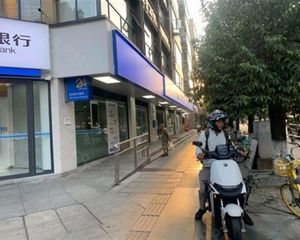 临街门面大户型方正门头显眼随时可看年80w