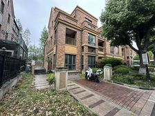 房东置换急售边套别墅 大大大花园 位置好 诚意出售价格可以聊