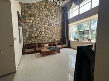 诚意出手 临海别墅 近海不靠海 共四层6房6卫带前后小院