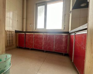 时代万博附近秀兰百安居 110平3居 南北向简装修 方便看房