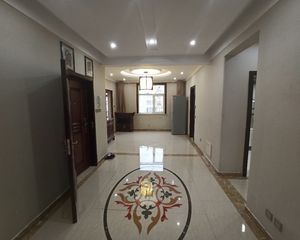 前进街 小高层 豪装 带车库