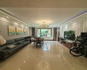 考虑4室看过来!新一代C区 小区中心位置 自住精装修 小高层