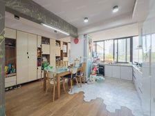 浦东周浦精装三房 满五住宅 户型方正 东向采光