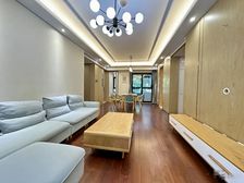 小区大三房 中心位置,不靠马路,位置安静
