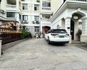凤凰岛一楼带花园复式 四房前庭后院临湖 位置安静停车方便